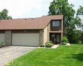 2nd image of 120 Woodstone Dr #1