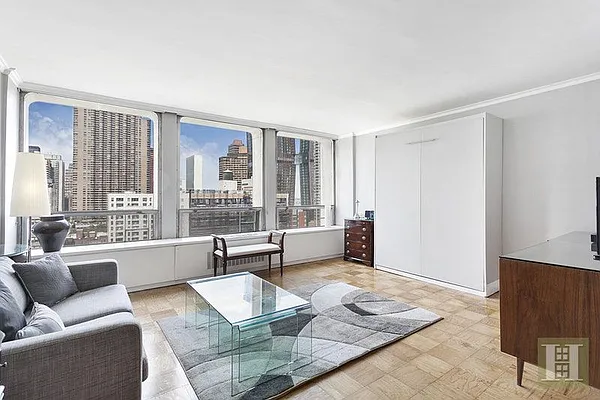 Rented by Halstead Real Estate | media 27