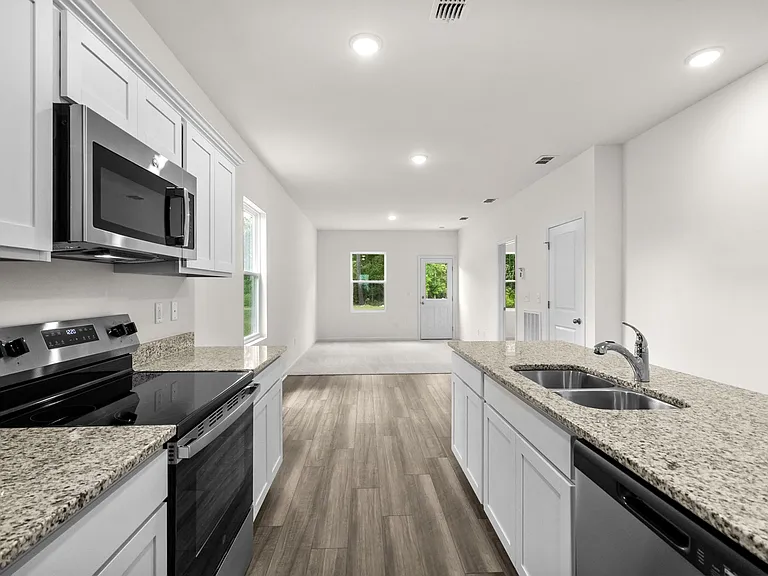 450 Castillo Dr — Photo 15