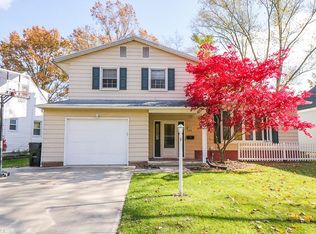 154 Canterbury Rd, Elyria, OH 44035