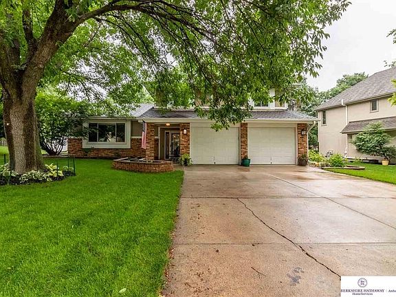 3rd image of 16324 Westfield Cir