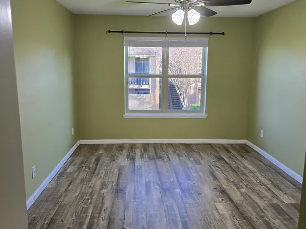 10555 Turtlewood Ct, Houston, TX