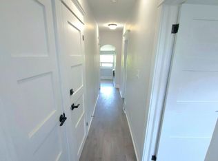 137 Glenmore Rd, Toronto, ON M4L 3M2