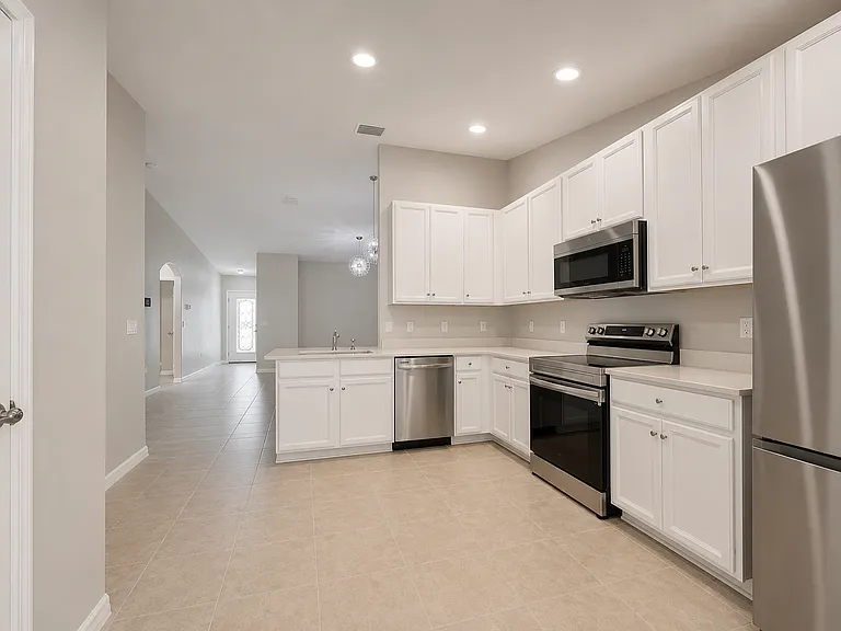8 Linda Pl #B — Photo 23