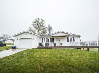 436 8th St, Vienna, MO 65582