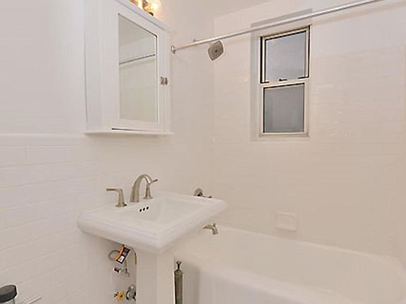 5th image of 6505 Yellowstone Blvd APT 1C