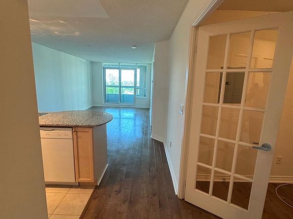 2nd image of 17 Barberry Pl #813