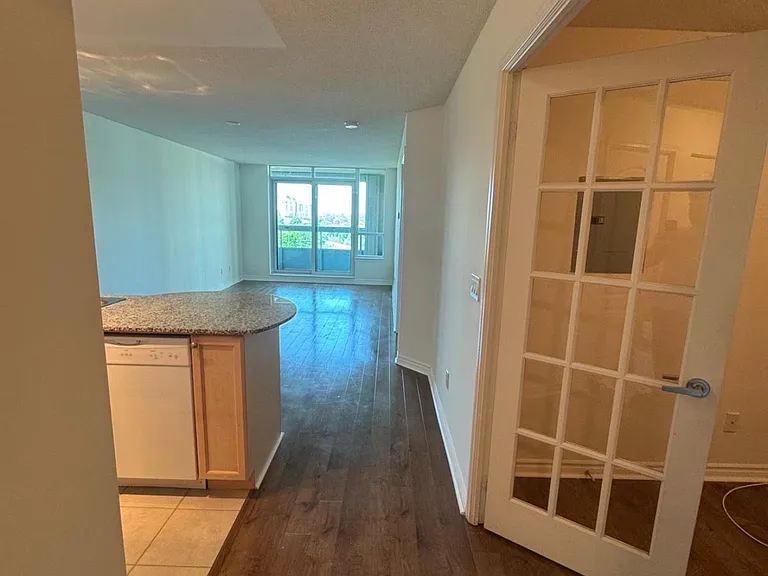 17 Barberry Pl #813 — Photo 2