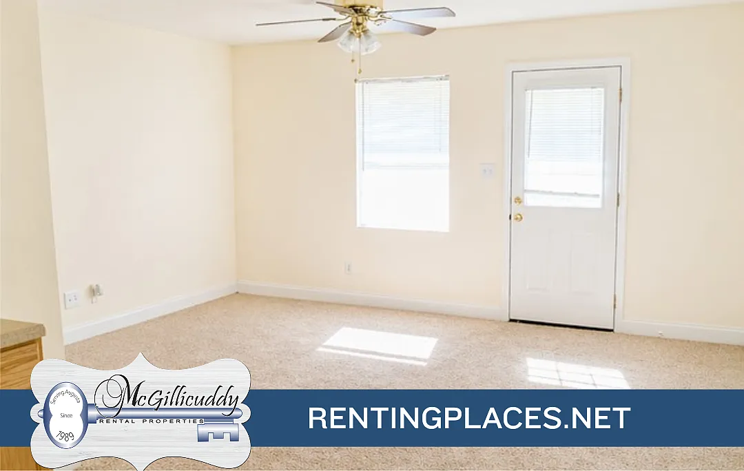3 bed, 816 sqft, $1,195 — Photo 2