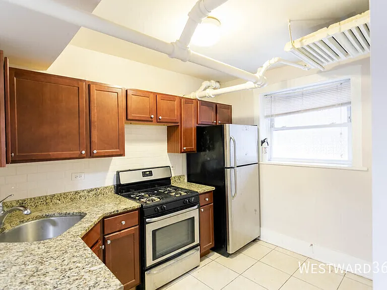 1662 W Farwell Ave #G — Photo 1