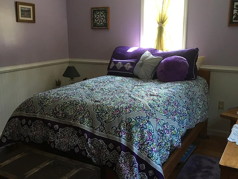 Queen bed