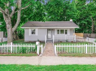 266 Station Rd, Bellport, NY 11713