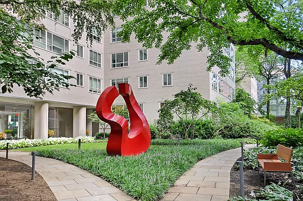 Rented by Compass | media 9