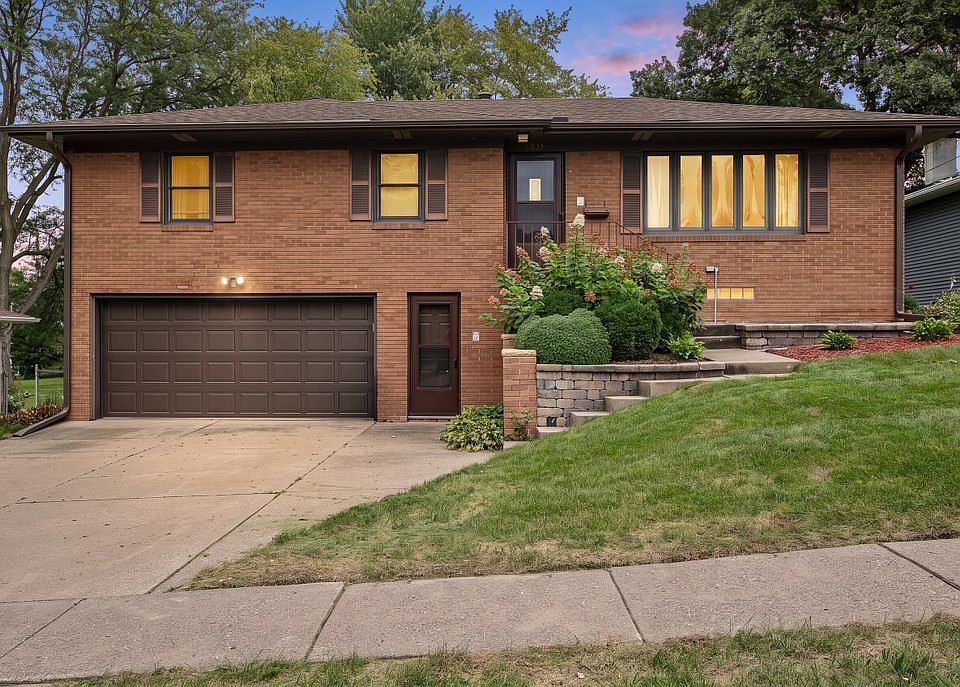 1st image of 2833 Kelling St