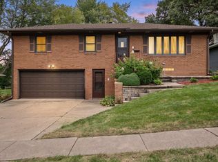 2833 Kelling St, Davenport, IA 52804