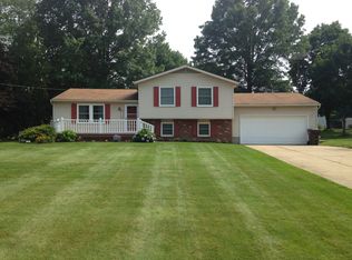 3100 Stallion Dr, Clinton, OH 44216