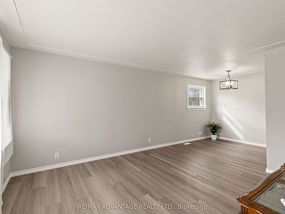 5th image of 1920 Duluth Cres
