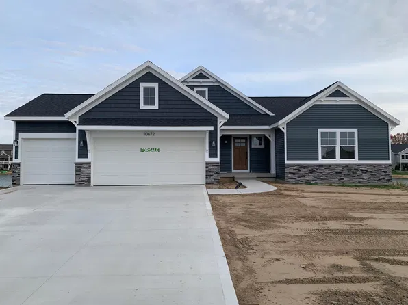 10672 Winnie Ln, Allendale, MI 49401