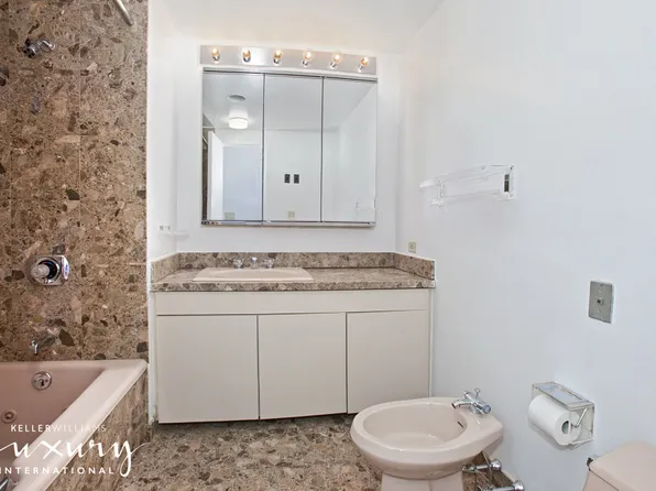 721 5th Avenue 52D image 7 of 7