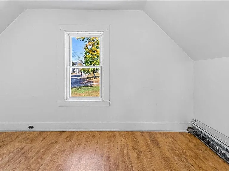 15 Pleasant St — Photo 20