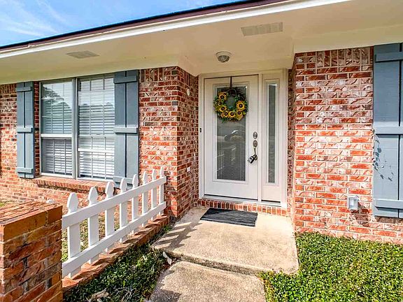 4th image of 11932 Longwood Dr