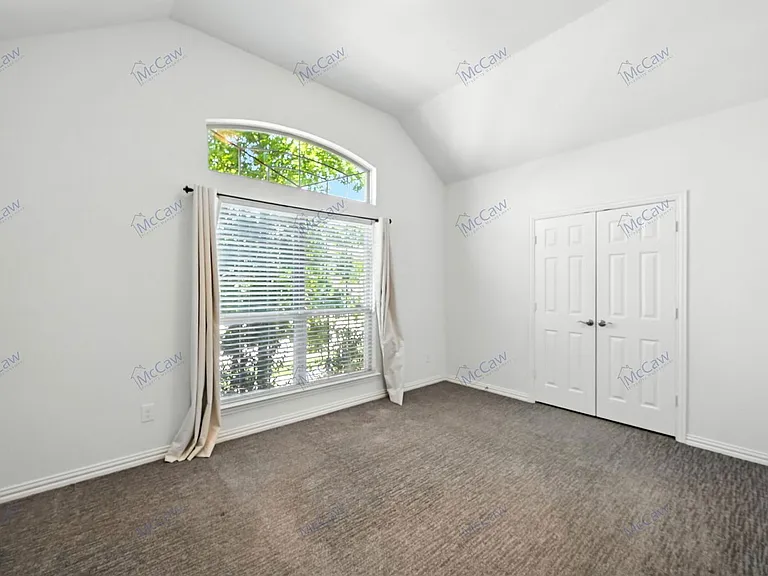 628 Castle St — Photo 15