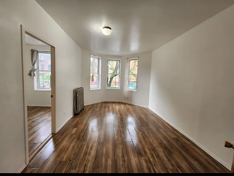2442 Prospect Ave #2A — Photo 2