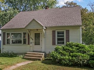 1032 Center Point Rd NE, Cedar Rapids, IA 52402