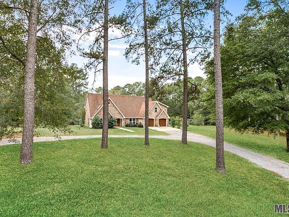 2nd image of 20261 Hillcrest Rd
