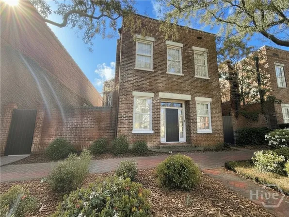 421 Tattnall Street, Savannah, GA 31401