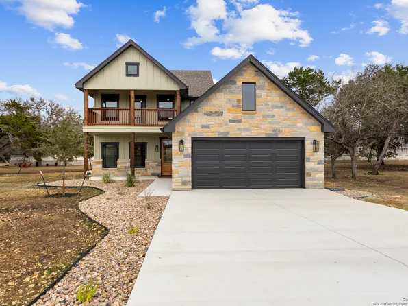181 DEERWOOD CIR, Bandera, TX 78003