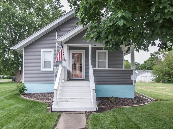 309 N 1st St, Alpha, IL 61413