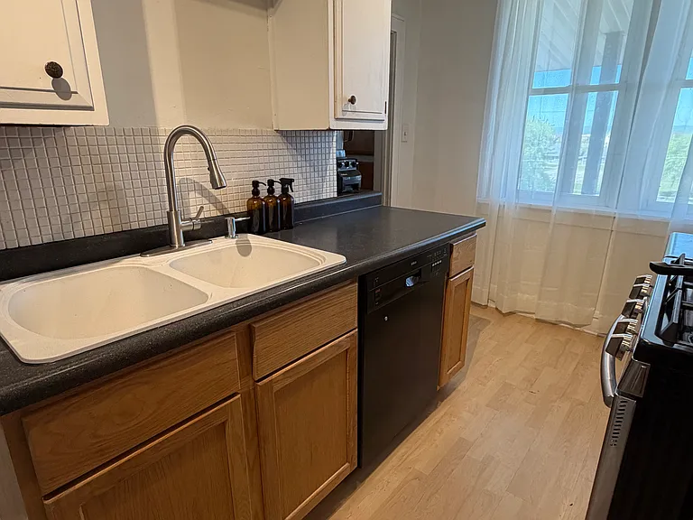 1105 Hammond Ave #4 — Photo 4