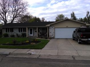 2815 Cedarberry Ln, North Platte, NE 69101