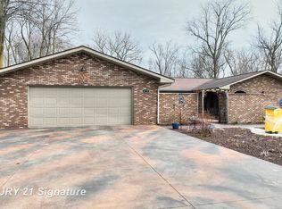 6728 N River Rd, Freeland, MI 48623