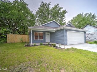 810 N Walker St, Webb City, MO 64870