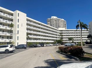 3030 Marcos Dr APT T504, Aventura, FL 33160