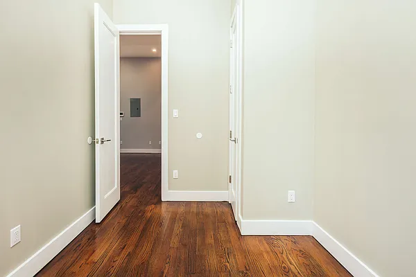 Rented by Nooklyn NYC LLC | media 18