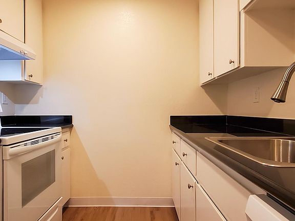 3rd image of 420 Alameda Del Prad #410-I