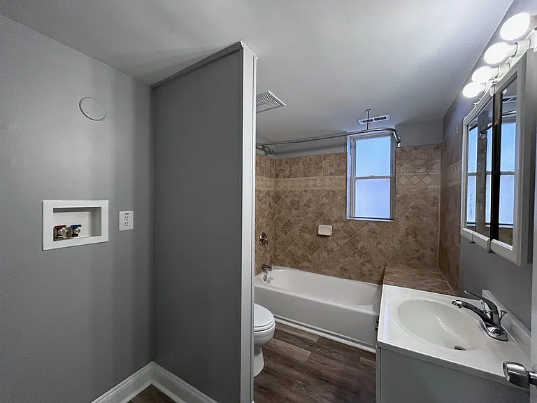 2403 N Hilton St #B — Photo 4
