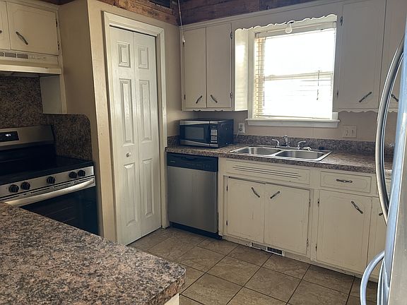 3rd image of 6509 Crimson Ave