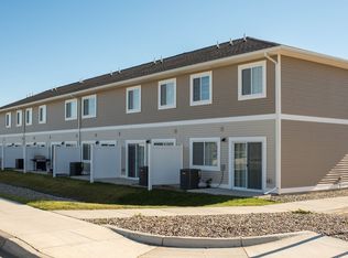 1620 Abraham Pkwy #5, Dickinson, ND 58601