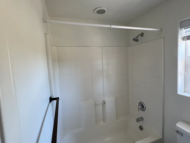 257 N Lomita Ave #B — Photo 13