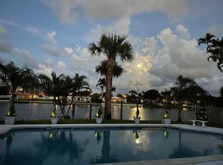7020 Carissa Cir, Lake Clarke Shores, FL 33406