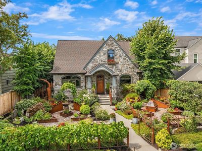 2563 W Viewmont Way W, Seattle, WA, 98199