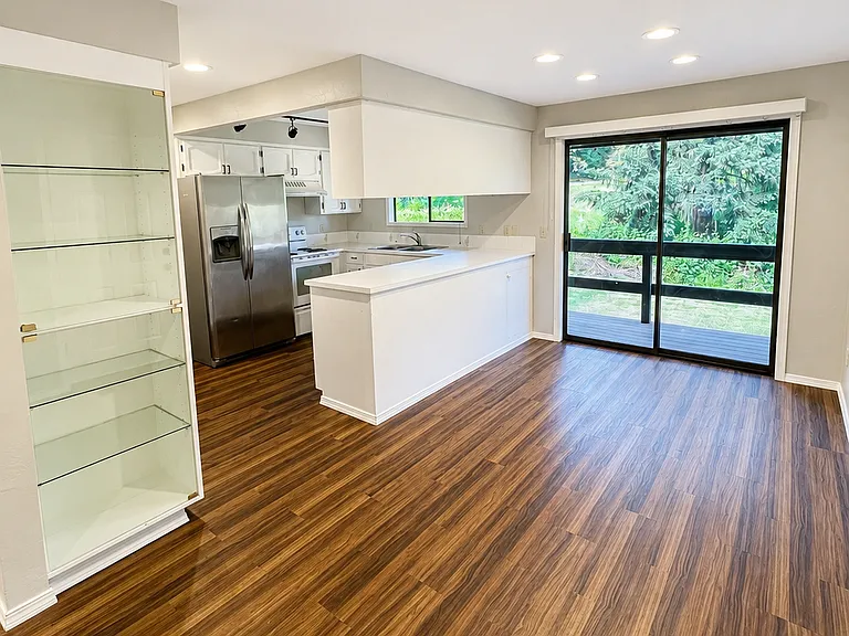 168 Chilvers Rd #E — Photo 3