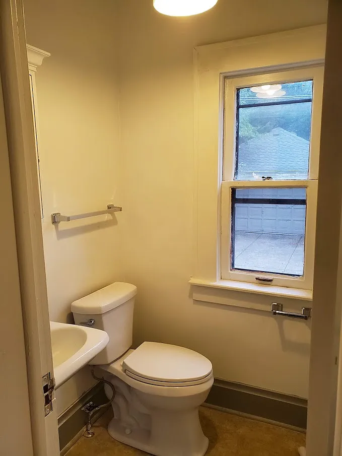 4 bed, 1.5 bath, 2081 sqft, $2,750 — Photo 4