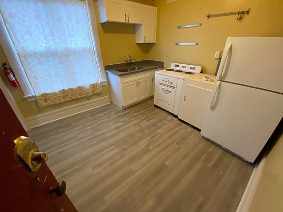 4th image of 5204 18th Ave NE Unit E