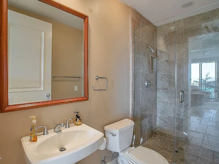 2211 E Camelback Rd #604 — Photo 23