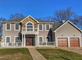 17 Dorset Rd, Ocean, NJ 07712